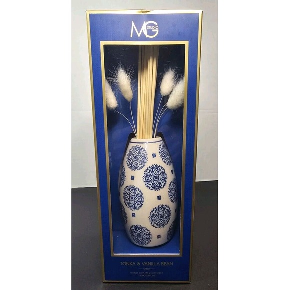 Hand Crafted Diffuser Vase Blue and White Ceramic - Picture 1 of 5
